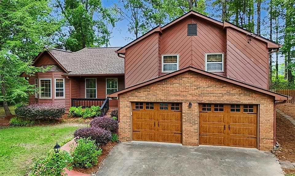 1st image of 382 Indian Lake Ct