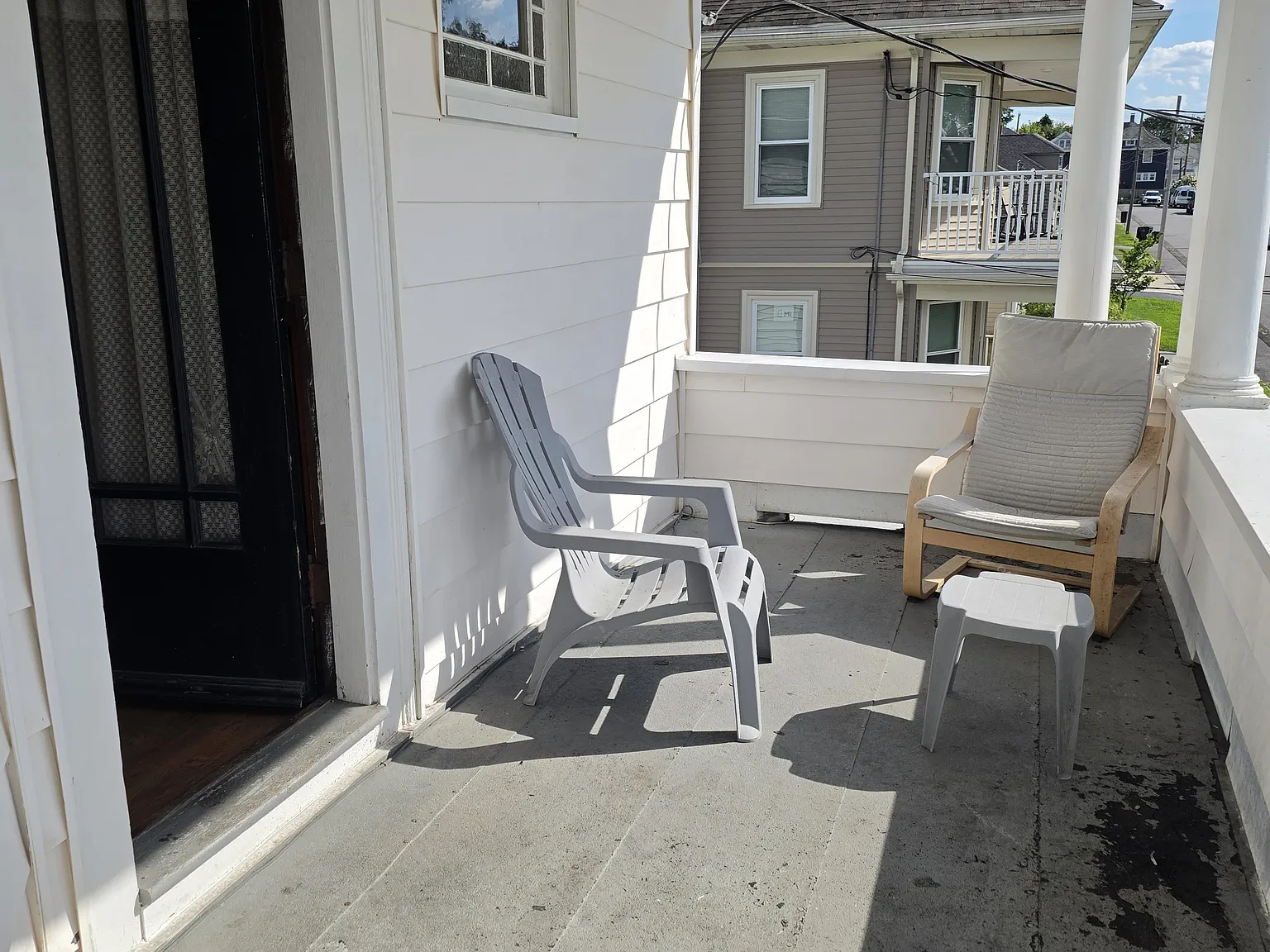 3 bed, 1300 sqft, $2,350 — Photo 2