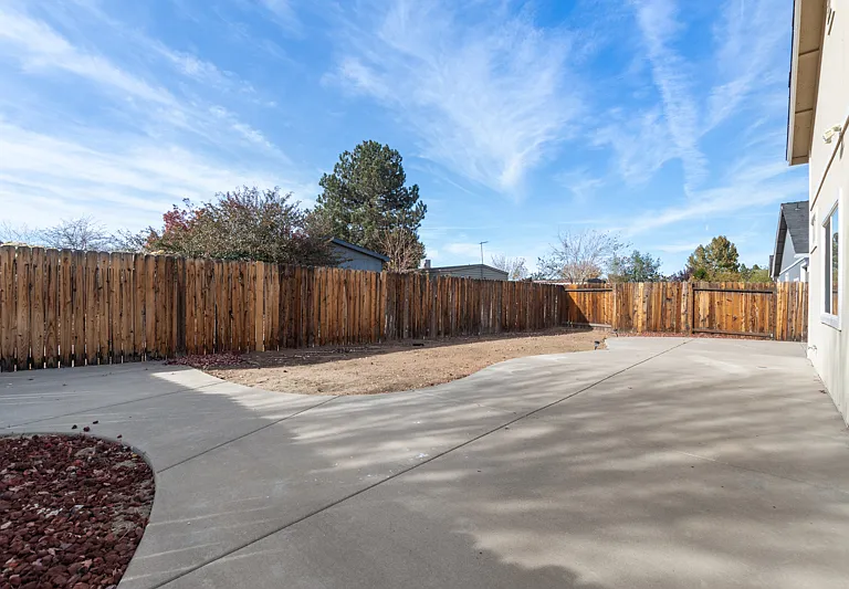 9435 Stoney Creek Way — Photo 16
