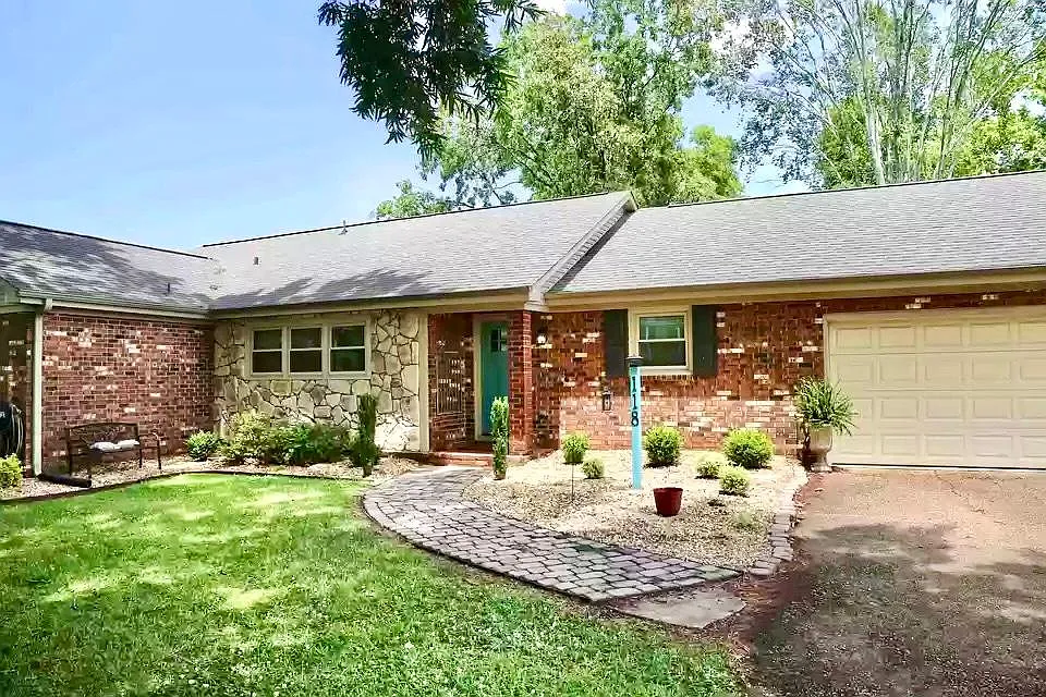 118 Creekwood Dr