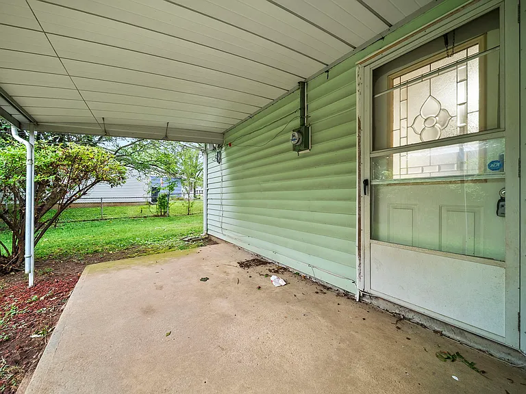 819 Pleasant Dr — Photo 35
