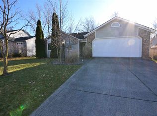 2323 Broken Oak Rd, Fort Wayne, IN 46818