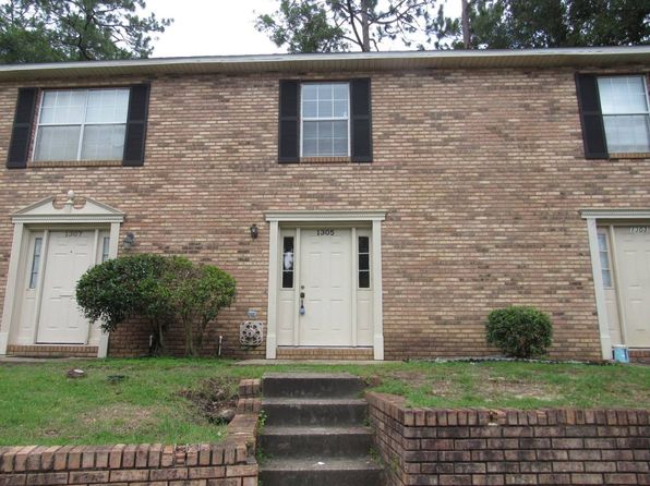 1305 Foxborough Dr
