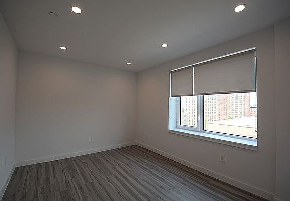 2nd image of 152 W 140th St #8BB