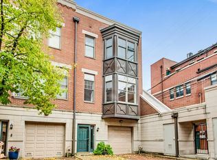 2008 S Calumet Ave, Chicago, IL 60616
