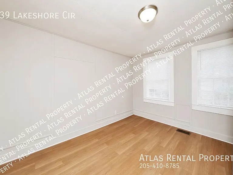 439 Lakeshore Cir — Photo 12