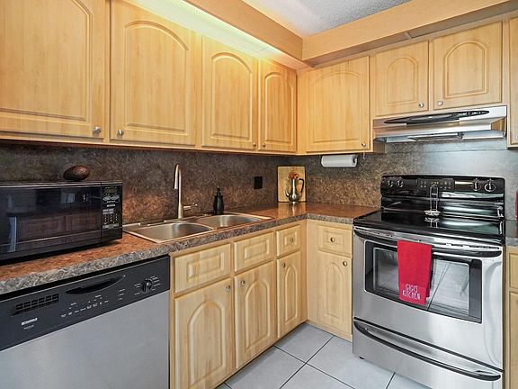 5th image of 2522 Camelot Court