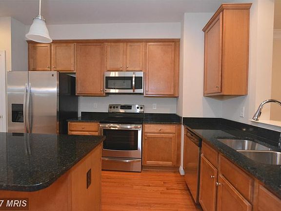 5th image of 8054 Saint Julia Pl