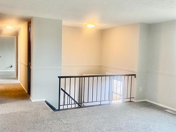 4th image of 1560 Karahill Dr
