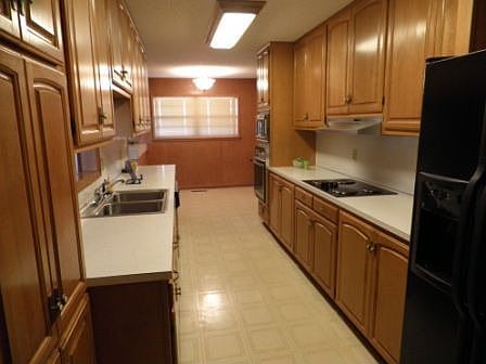 Kitchen - lots of cabinets