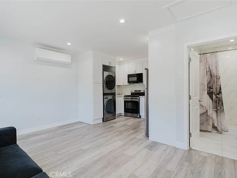 8544 Wisner Ave — Photo 10