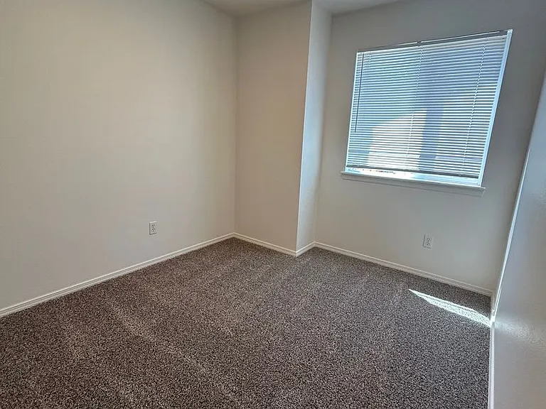 128 Hunter Court - 4 Units — Photo 13