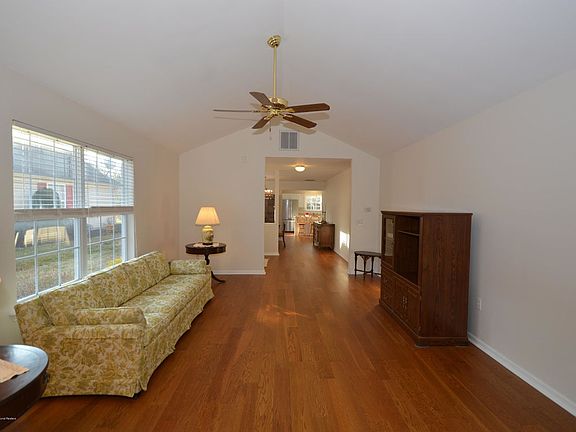 5th image of 2885 Lenox St