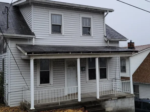 703 Race St, Fairmont, WV 26554