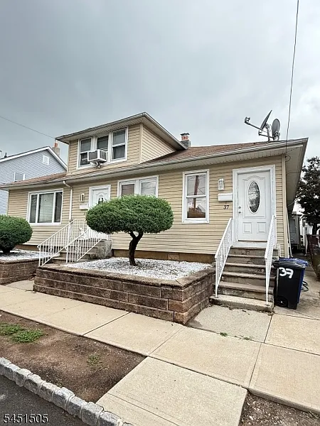 35 Ralph St