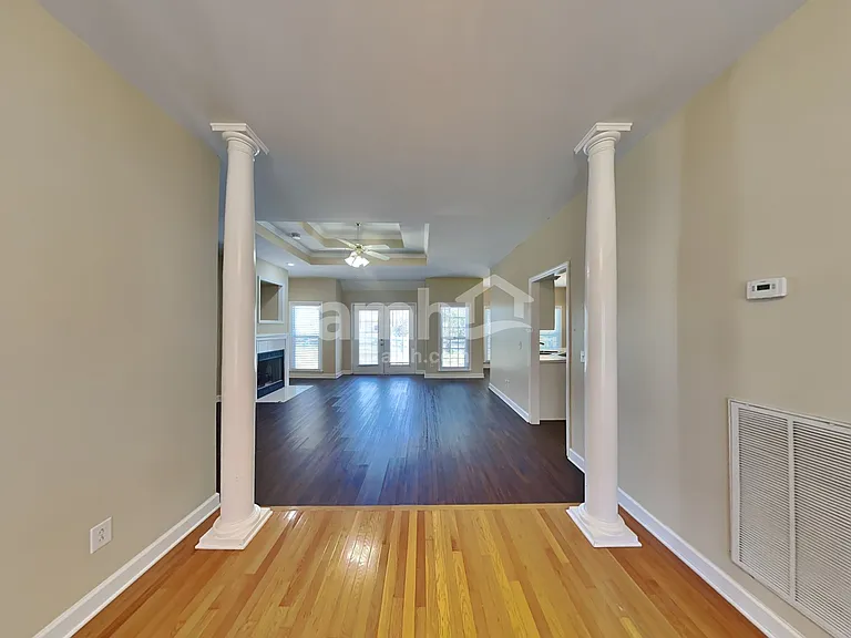 2885 Runnymeade Dr — Photo 7