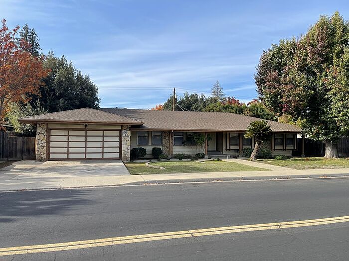1st image of 3453 Dragoo Park Dr