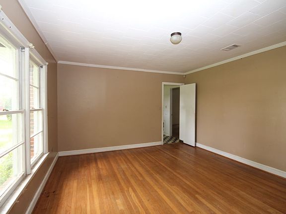 3rd image of 916 N Grant Street