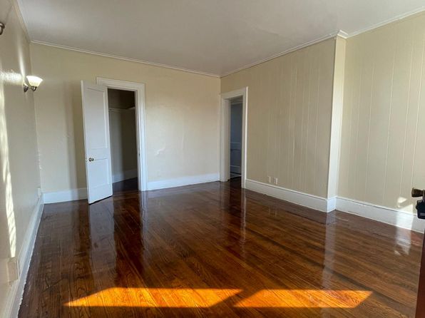 703 Howard Ave #422