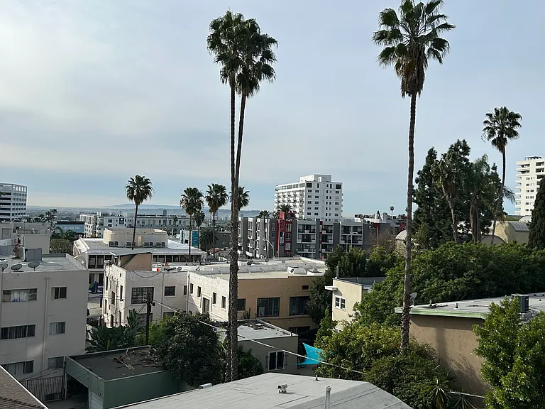 Hillside Apartments — Photo 9