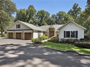 11C Vale Rd, Brookfield, CT 06804