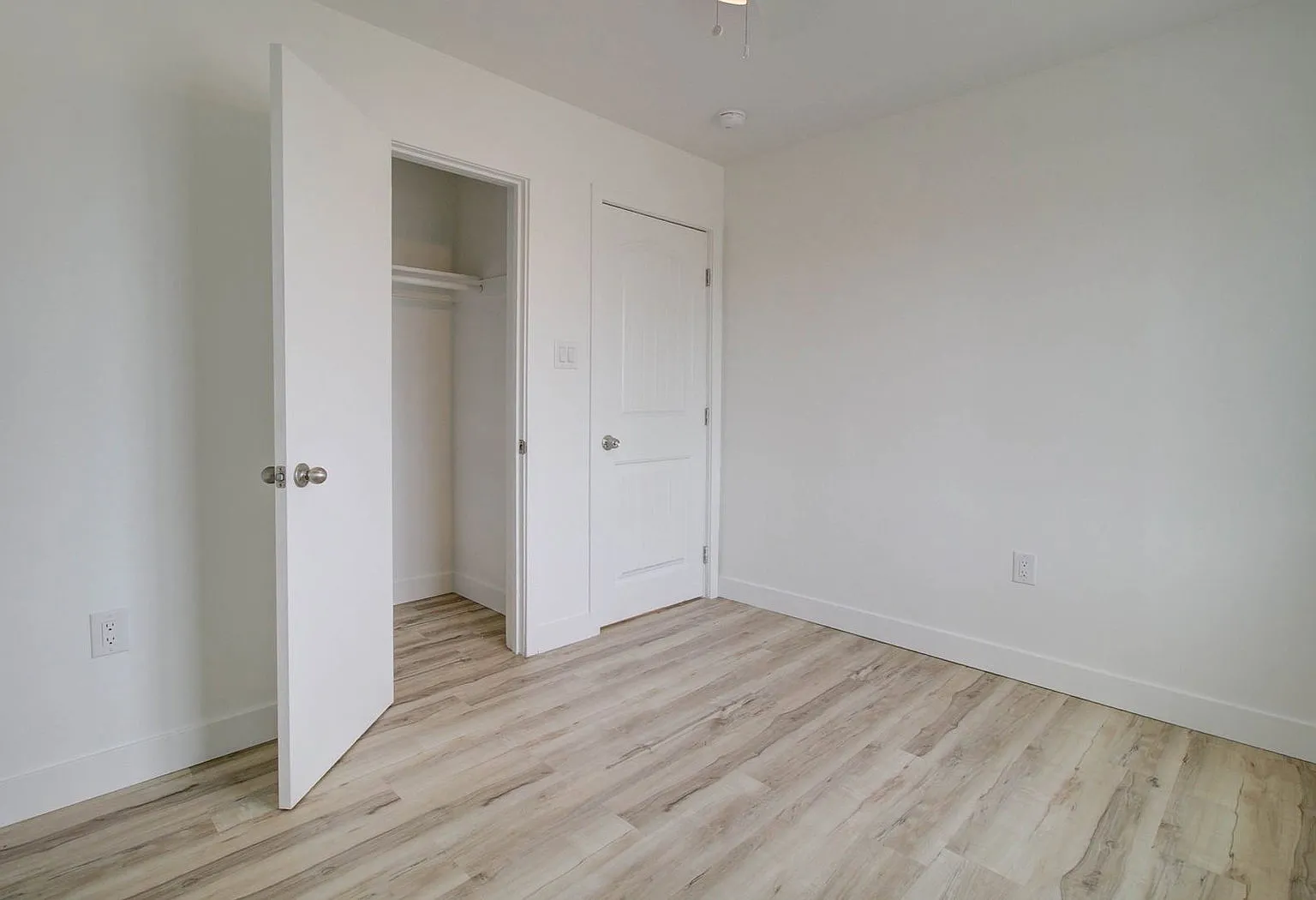 3 bed, 1.0 bath, 1170 sqft, $1,750 — Photo 3