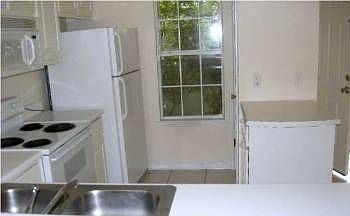 4th image of 2813 Bay Club Dr