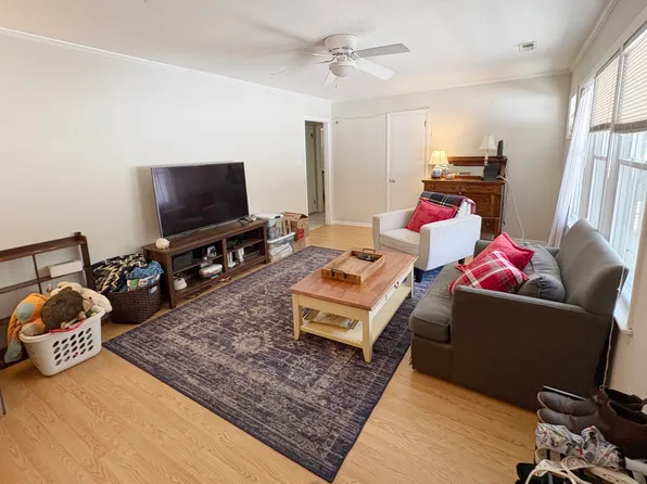 5 Howell St APT 4, Chapel Hill, NC 27514