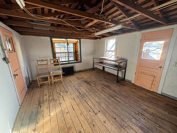 4th image of 406 S Cockrell St