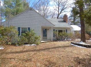 15 Ichabod Rd, Simsbury, CT 06070