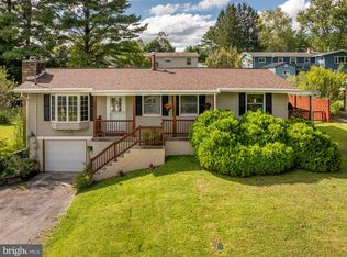 139 S Oakhall Dr, Oakland, MD 21550