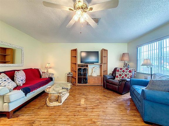 3rd image of 2226 Grenadier Dr