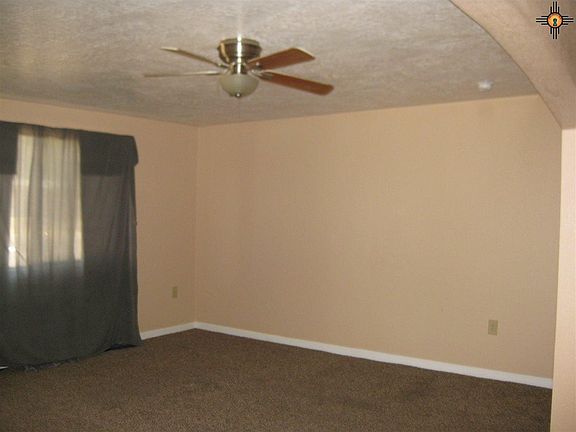 2nd image of 1009 W Laughlin Dr