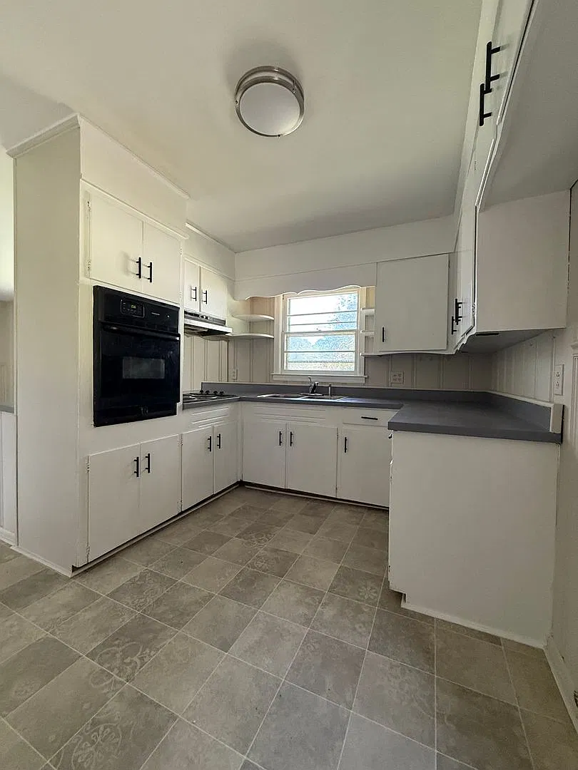 4 Bedroom/2 Bath Home for Rent — Photo 2