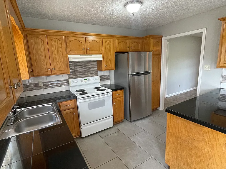 22-01 Blair Rd — Photo 8