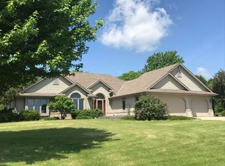 W272N5397 Jessica Dr, Pewaukee, WI 53072