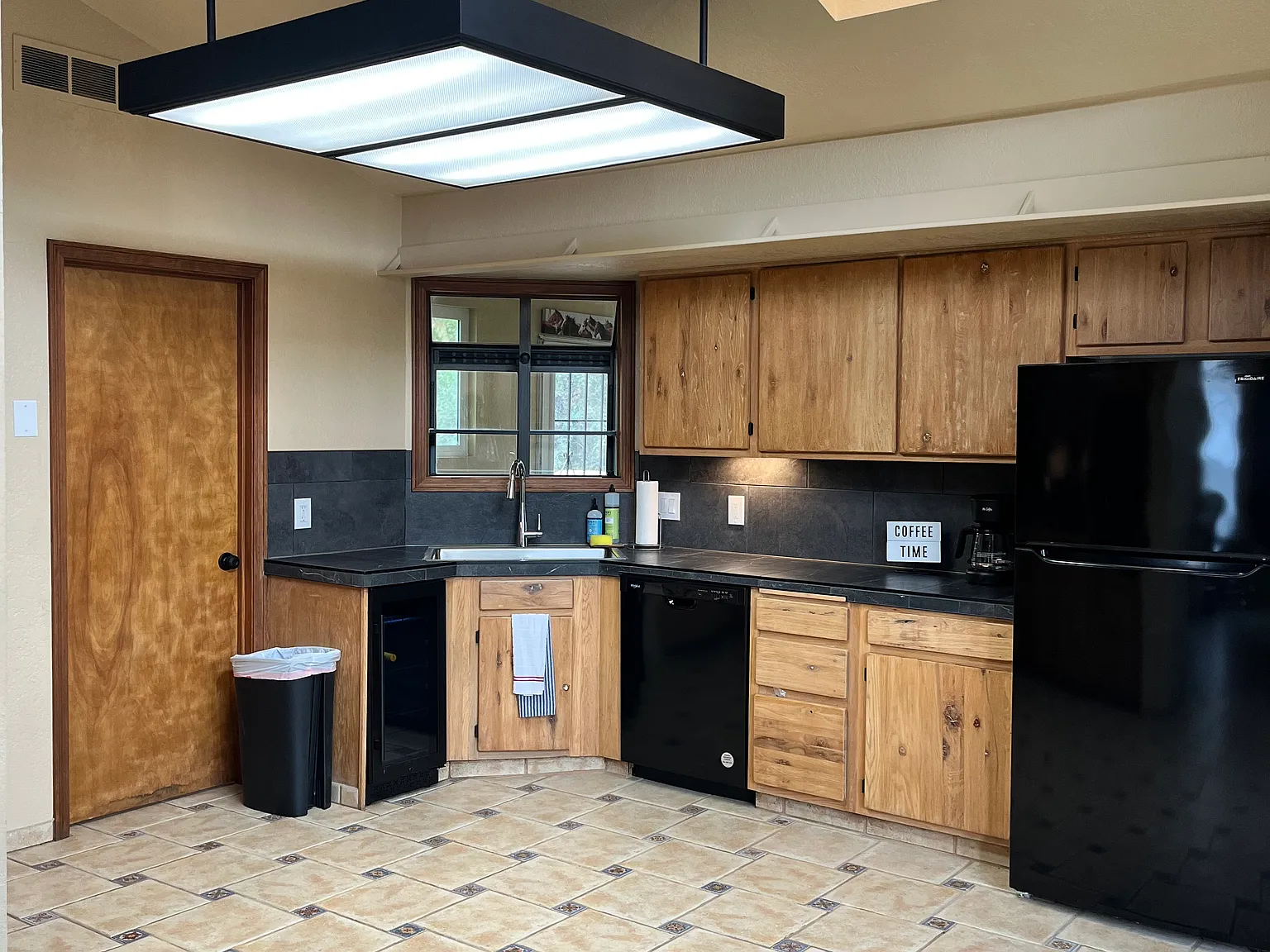 3 bed, 1750 sqft, $3,200 — Photo 4