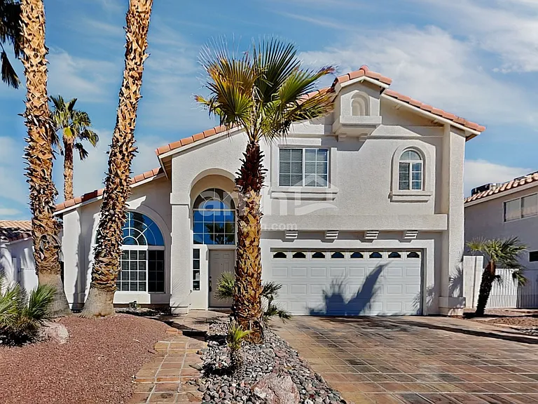 2678 African Violet Ave — Photo 1