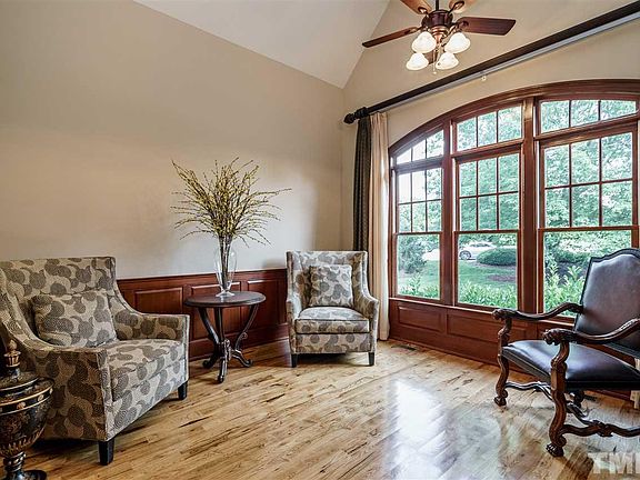 3rd image of 1009 Heydon Ct