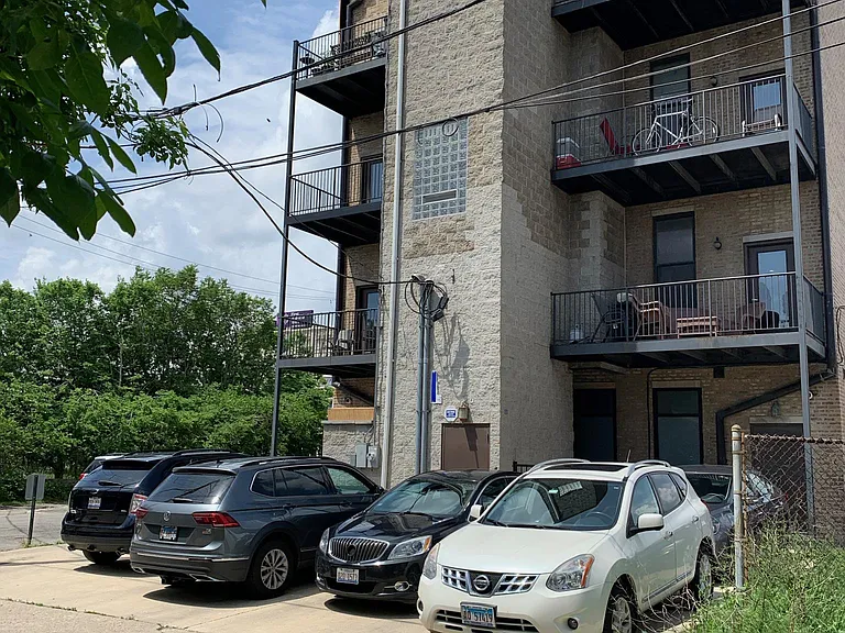 1135 W Chicago Ave #2W — Photo 29