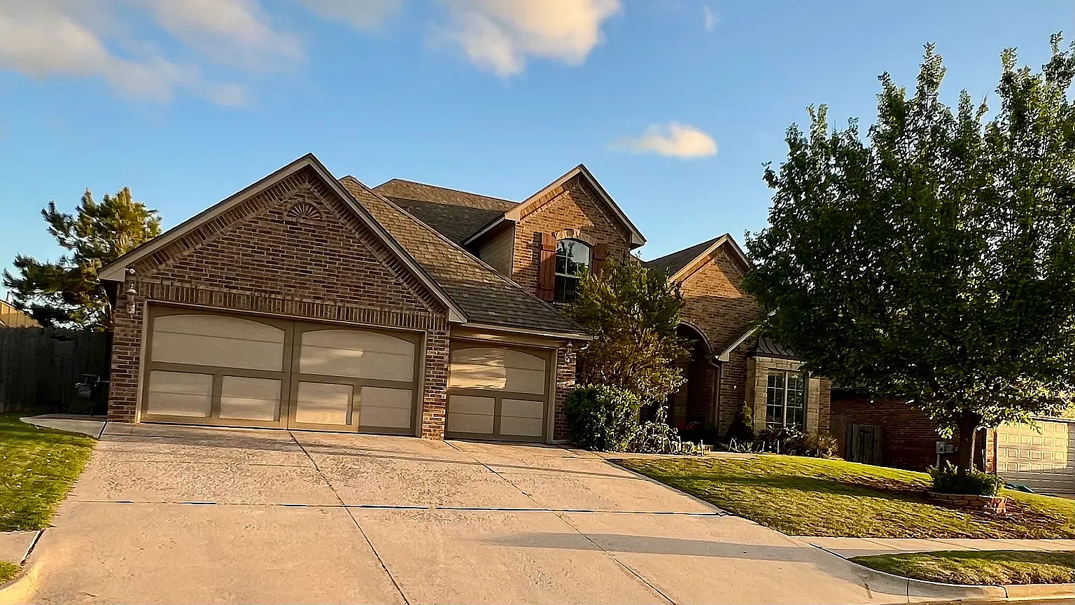 4 bed, 3032 sqft, $4,000 — Photo 1