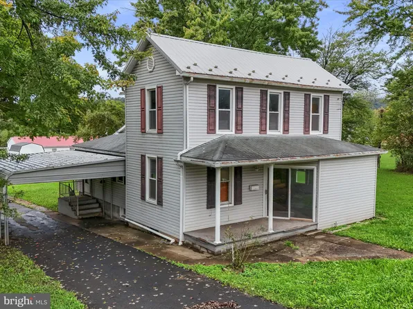 21604 McCoole Dr SW, Westernport, MD 21562