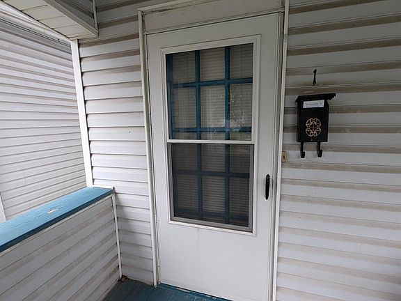 3rd image of 5321 Warren Ave