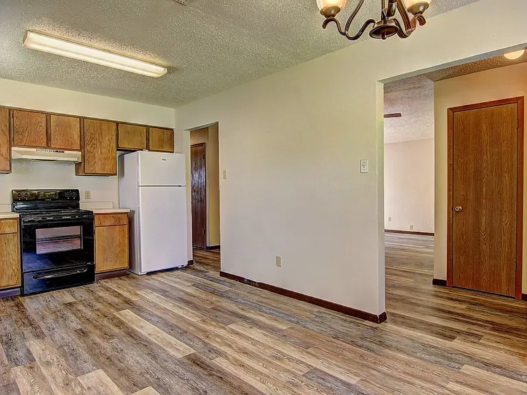 3810 Brookhill Dr — Photo 6