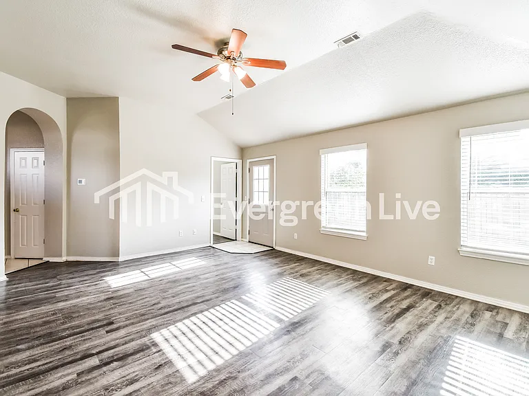 104 S Michael St — Photo 8