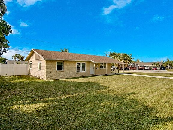 3rd image of 601 W Jasmine Drive