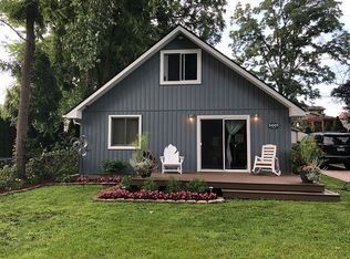 5001 Libcrest Dr, Waterford, MI 48327