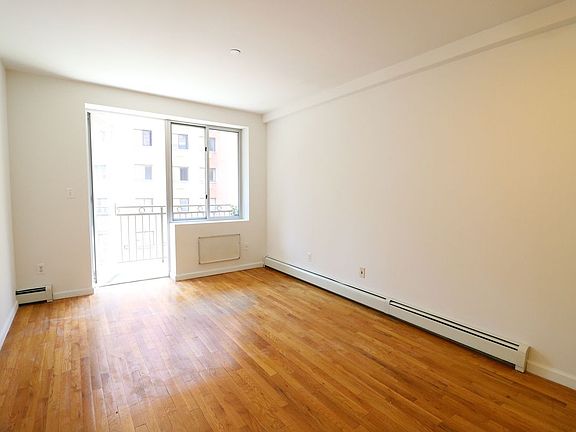 3rd image of 424 E 10th St #D4