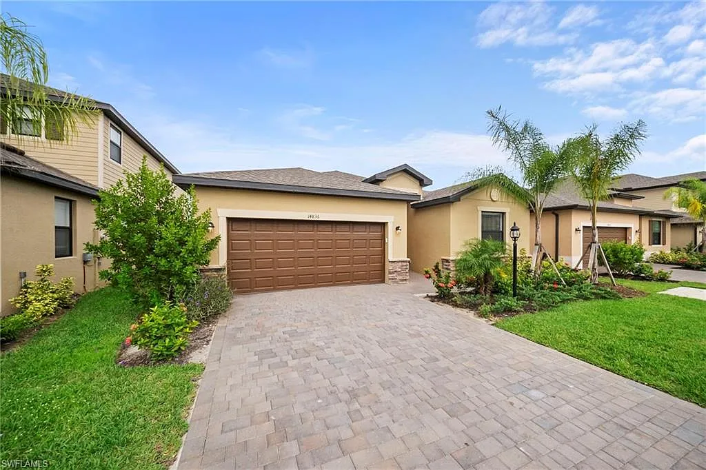4 bed, 3.0 bath, 2032 sqft, $2,300 — Photo 2