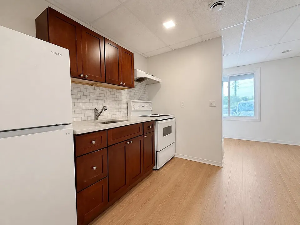 433 Elmstead Rd #3